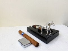 Siyah Mermer Puro Küllüğü Pirinç At Objeli