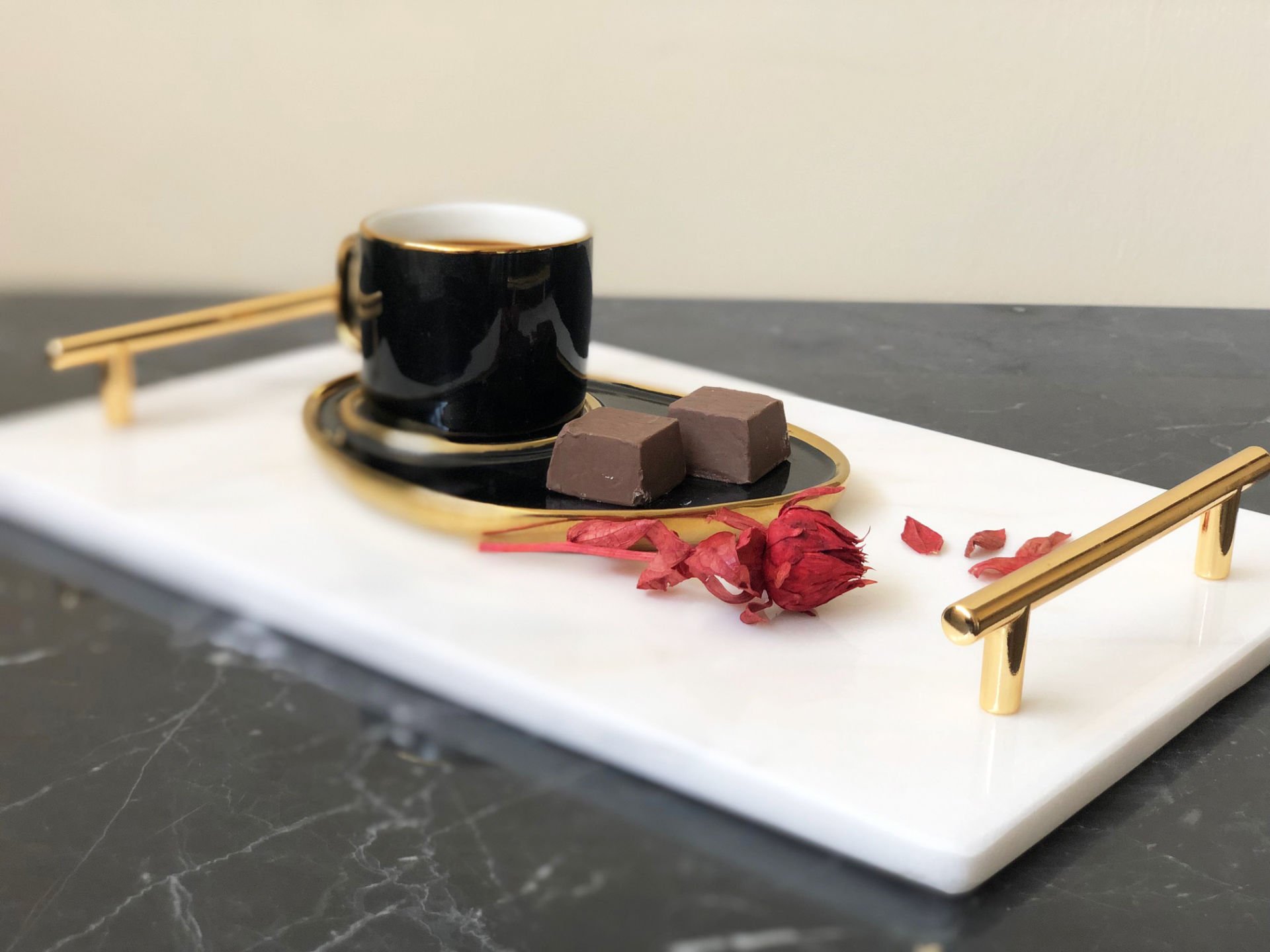 Beyaz Mermer Sunum, Nişan Tepsisi 20x30 Gold Slim