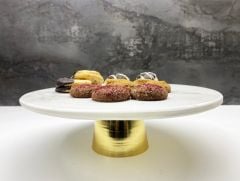 Beyaz Mermer Pasta Standı Gold Ayak