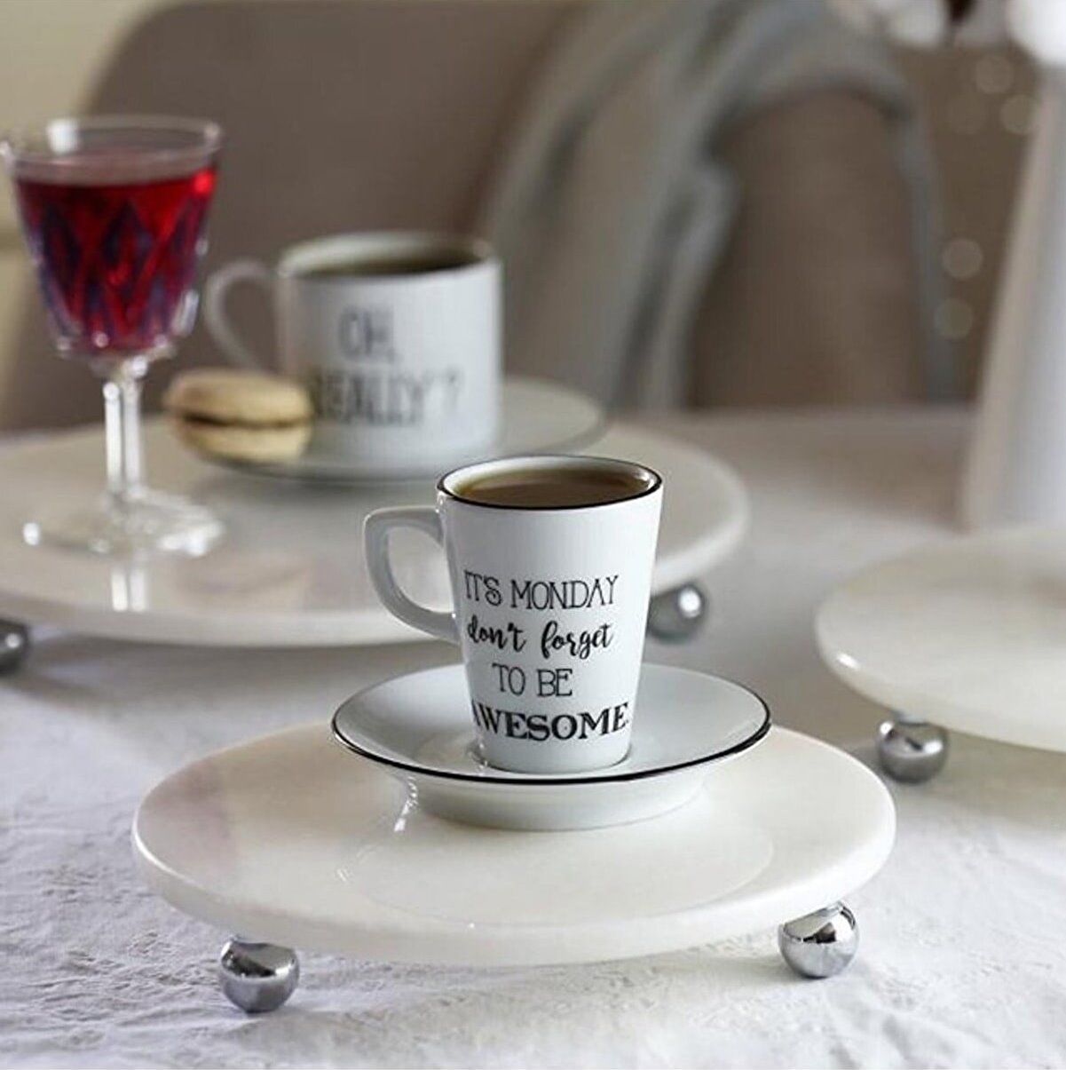 Beyaz mermer yuvarlak 3lü set gümüş top ayak