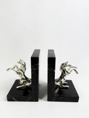 Siyah Mermer Kitap Tutucu Gümüş At Objeli