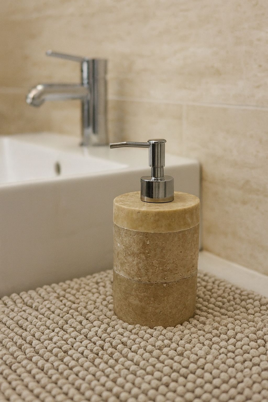 Doğal traverten sıvı sabunluk traverten yuvarlak sıvı sabunluk gümüş