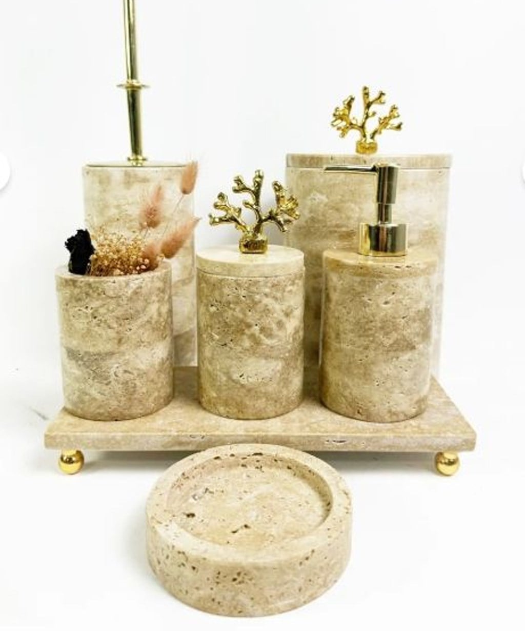 Traverten Banyo Seti 7li Gold Mercan Objeli Standlı Traverten Banyo Seti 7li Gold Mercan Objeli Standlı - Görsel 1